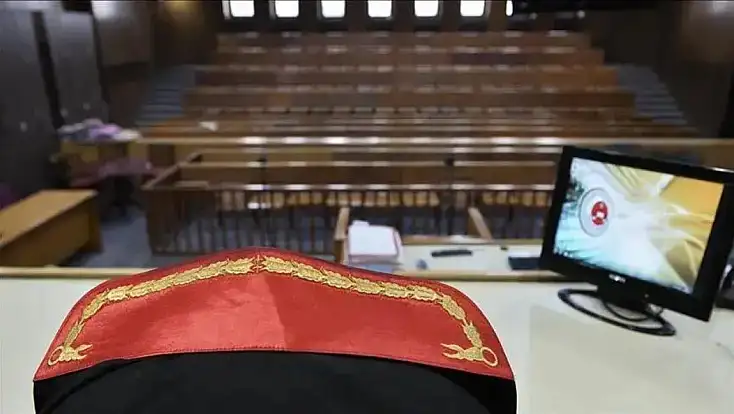 Boşandığı eşiyle aynı evde yaşayanlara kötü haber: Yargıtay noktayı koydu