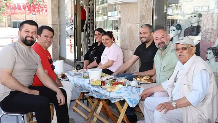 Ilgın Belediye Başkanı Ömer Apil esnafla bir araya geldi