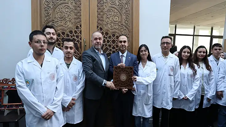 Konya ahşap zanaatı vitrine çıktı: Bakan Kacır projeleri tek tek inceledi