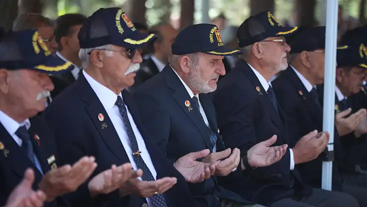 Konya'da 15 Temmuz ruhu şehitlikte başladı