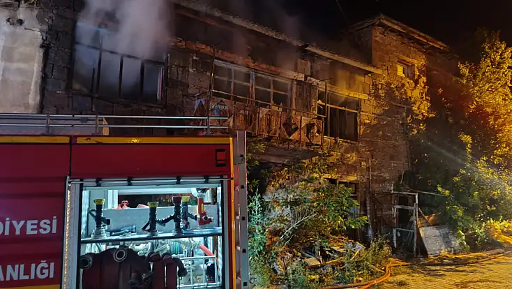 Konya’da 2 katlı müstakil evde yangın