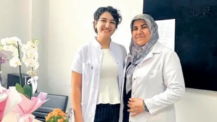 Konya’da anne-kız aynı çatı altında sağlık hizmeti veriyor