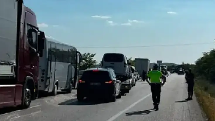 Konya'da askeri araç devrildi!