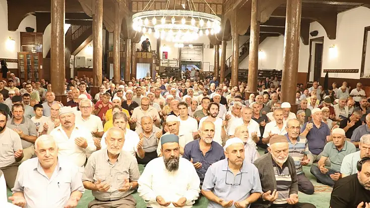 Konya'da eller semaya açıldı: Hep bir ağızdan “âmin” dediler