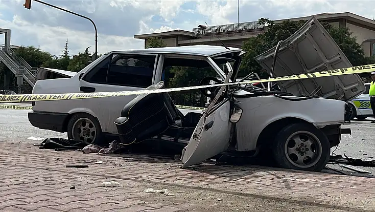 Konya’da feci kaza: 3’ü ağır 4 yaralı