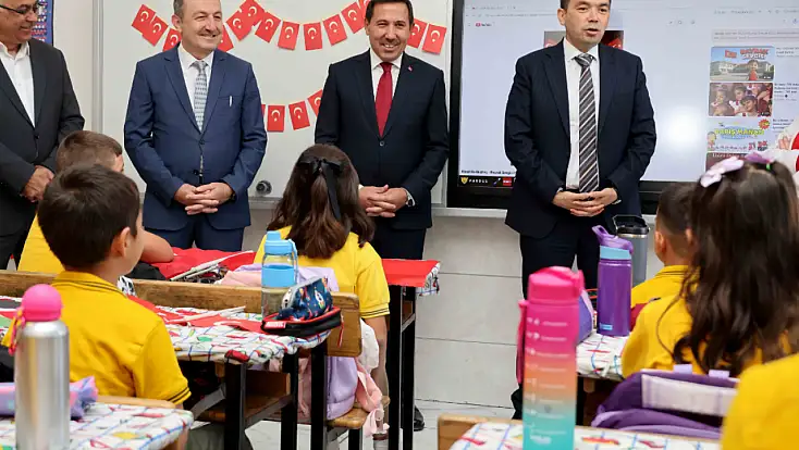 Konya'da  ilk ders heyecanı: Başkan Kılca öğrencilerle buluştu
