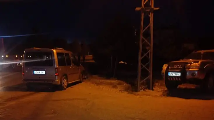 Konya'da kavşakta kamyonetler çarpıştı: 2 yaralı