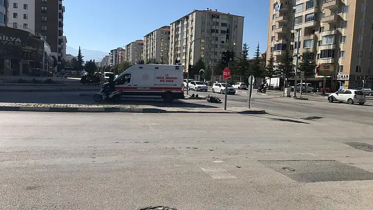 Konya’da kavşakta kaza! 2 kişi yaralandı