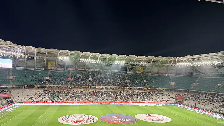 Konya’da kritik randevu başladı! Konyaspor-Trabzonspor maçında ilk düdük çaldı