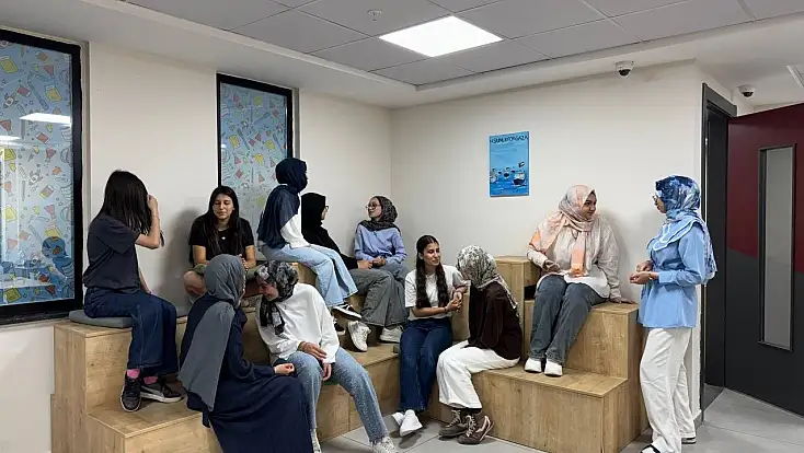 Konya'da LİMA Yaz Okulu başladı: Üniversite yolunda gençlere kapsamlı destek