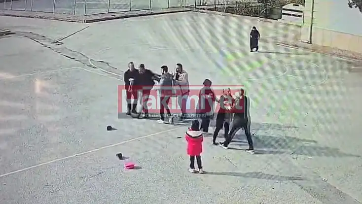 Konya’da okul müdürüne saldırı! O anlar kamerada