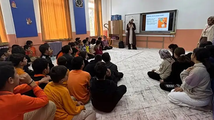 Konya’da sağlıklı gülüşler için okul okul geziyorlar