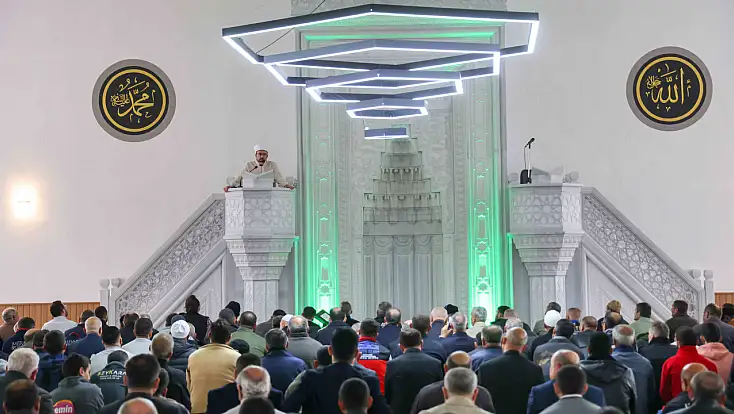 Konya’da sanayi esnafının beklediği cami dualarla ibadete açıldı