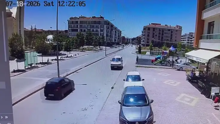 Konya'da sorumsuz sürücü trafiği tehlikeye soktu!