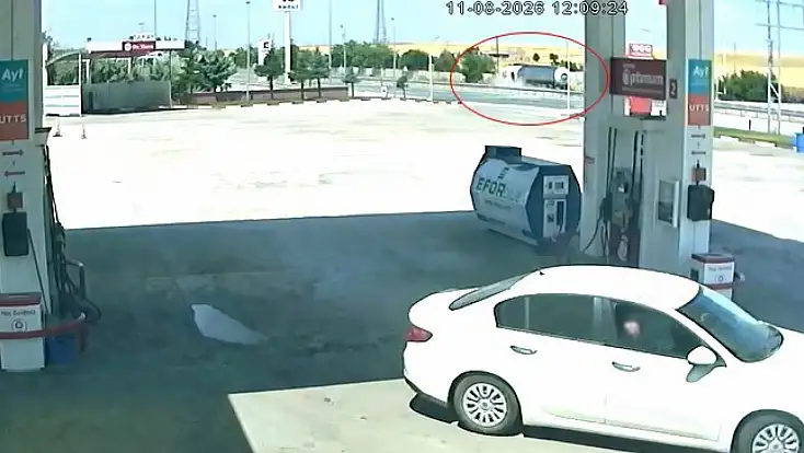 Konya'da TIR kazası! Sürücü direksiyon başında kalp krizi geçirdi