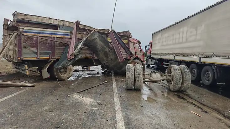 Konya’da yağmur kazayı getirdi: Kamyon dehşet saçtı