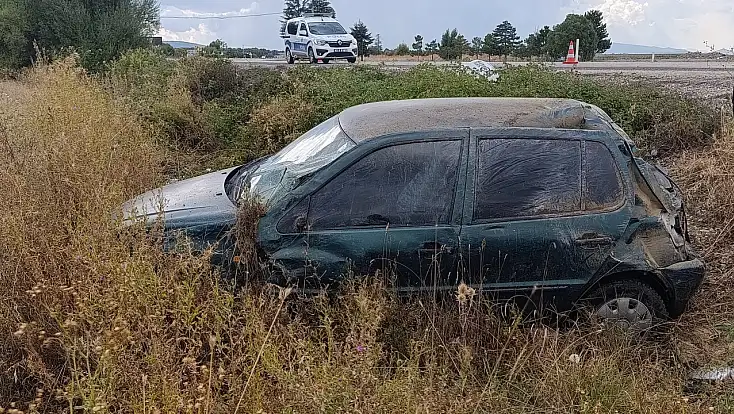 Konya’da yağmur sonrası korkutan kaza! Otomobil şarampole uçtu