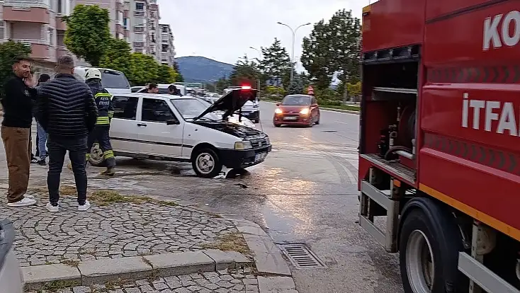 Konya'da yürekler ağza geldi! Seyir halindeki otomobil alev aldı