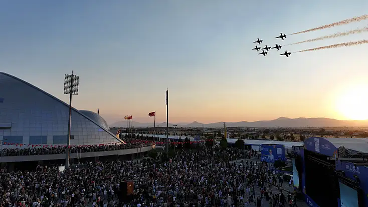 Konya'da yüz binler bilimin peşinden koştu
