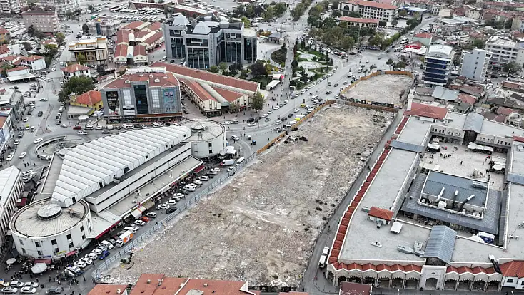 Konya'daki tarihi çarşıda ikinci etap yıkım çalışması tamamlandı!