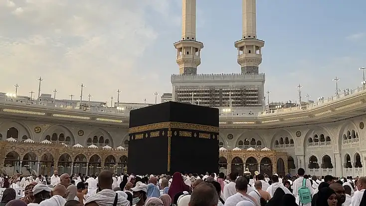 Konya’nın başarılı öğrencileri umreyle ödüllendirildi!