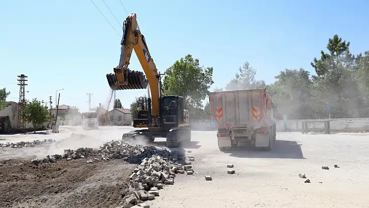 Konya'nın o caddesinde altyapı ve asfalt seferberliği