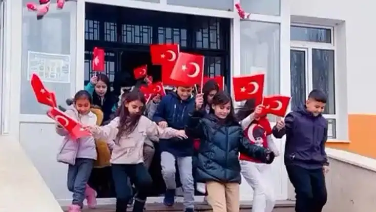 Konya’nın vefalı evlatları bayrağına sahip çıktı