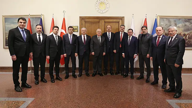 Konya protokolü Milli Savunma Bakanı Yaşar Güler’i ziyaret etti