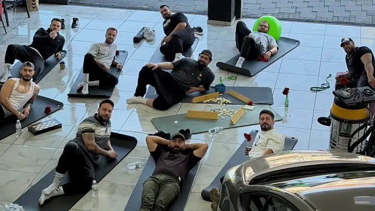 Konya sanayisinde alışılmışın dışında görüntüler: Ustalar işe yoga molası verdi