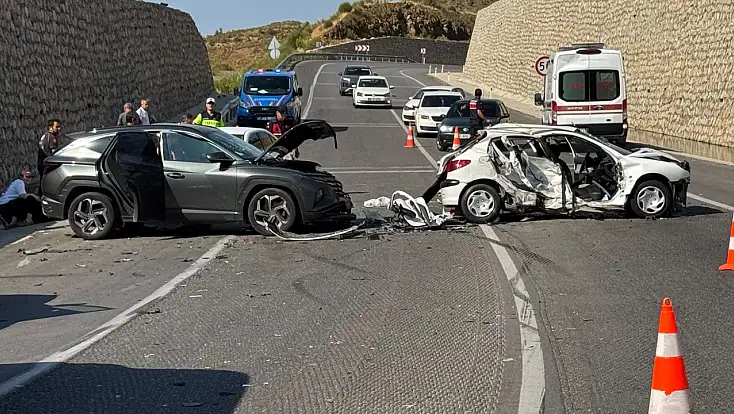 Konya yolunda can pazarı: Ortalığın savaş alanına döndüğü kazada çok sayıda yaralı var!