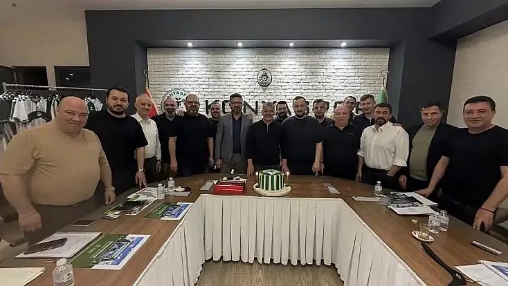 Konyaspor’da yeni  yapılanma! Başkan Ömer Atiker yeni kararları duyurdu