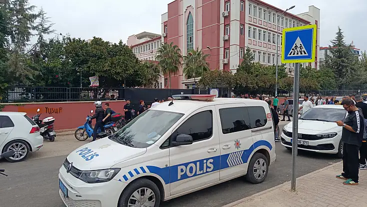 Okulda bıçaklı saldırı: Kız öğrenci yaralandı!