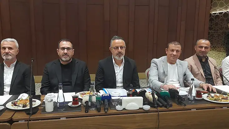 Ömer Korkmaz: Arkadaşlarımız taraftarın önüne atıldı