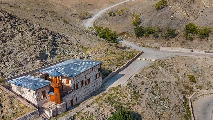 Sille’de tarihi bir yapı: Karataş Camii