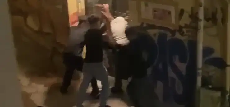 38 yaşındaki adamı hedef aldılar! 4 çocuk tutuklandı