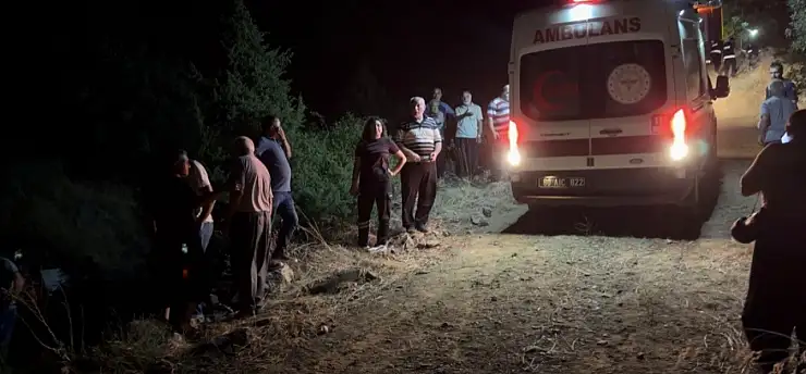 Bahçe'de traktör dere yatağına devrildi: Yaşlı çift hayatını kaybetti