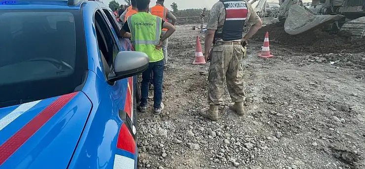 Beton pompası üzerine düşen işçi öldü
