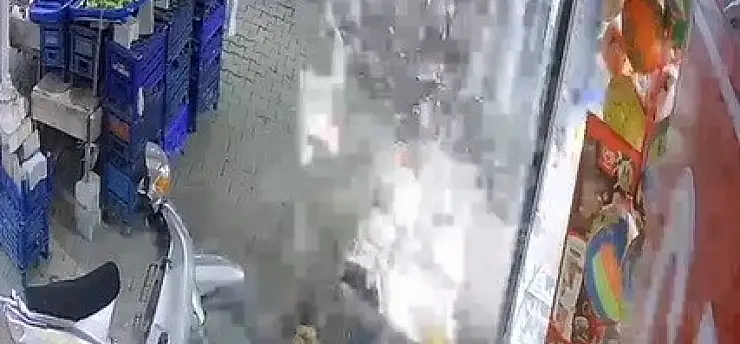 Bomba gibi patladı