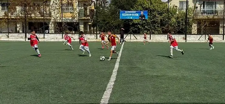 Cumhuriyet coşkusu sahaya taşındı