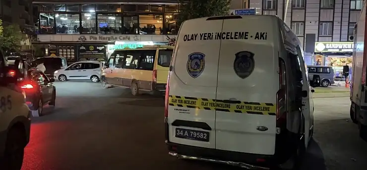 Eşinin telefonunda gördüğü kişiyle sokakta karşılaştı: Art arda ateş etti!