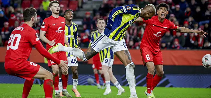 Fenerbahçe Norveç'te gövde gösterisi yaptı: Brann'ı 4-0 mağlup etti