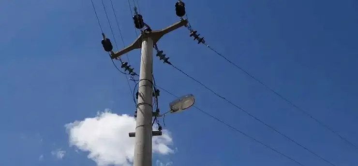 Fırın tamir ederken elektrik akımına kapılıp öldü