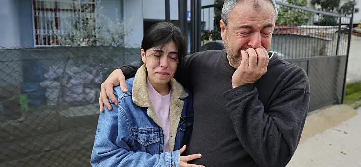 Güvenin bedeli ağır oldu: IBAN'ını veren genç kız gözyaşlarıyla cezaevine uğurlandı