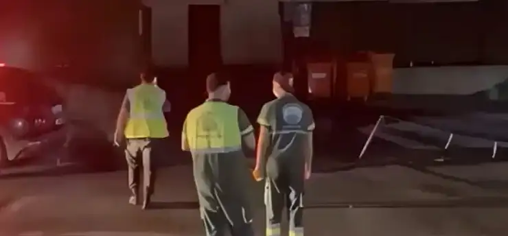 Hastane bahçesinde saldırı! Polis yaralandı