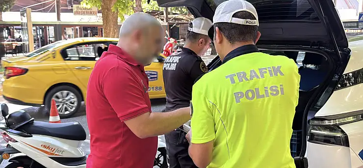Hem alkollü hem plakasız yakalandı: Sürücüye 71 bin TL ceza!
