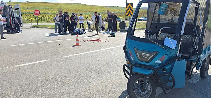 İki motosiklet çarpıştı: 3 kişi yaralandı