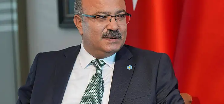 İYİ Parti Genel Başkan Yardımcısı Ulusoy: İncir fidanını saksıyla diken tarım bakanımız oldu