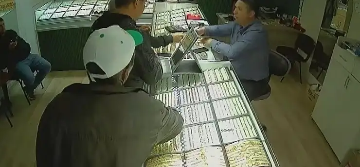 Konya'da akılalmaz dolandırıcılık: Sarrafın dikkati 200 bin TL'lik dolandırıcılığı son anda önledi