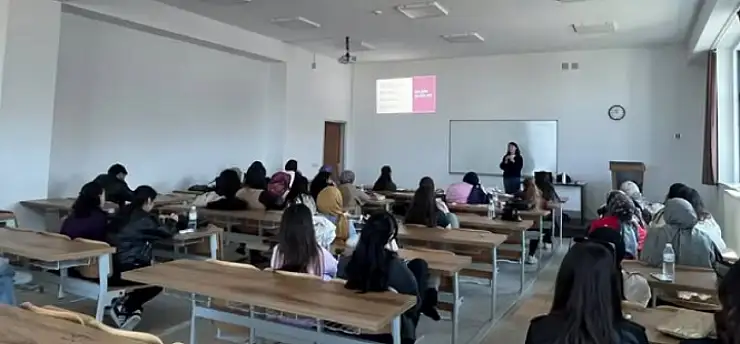 Konya'da doğum öncesinden ergenliğe çocuk gelişimi ele alındı