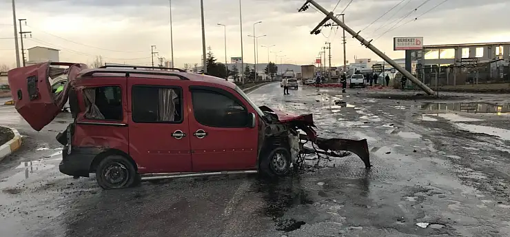 Konya'da TIR ile kamyonet çarpıştı: 1 yaralı